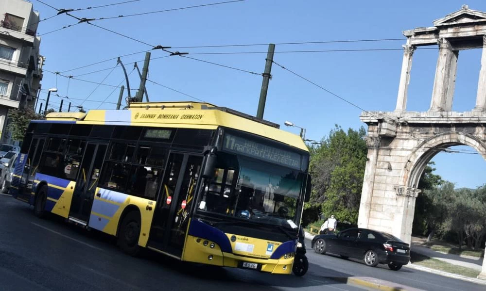Τη Δευτέρα μειώνονται οι τιμές σε εισιτήρια και κάρτες στα Μέσα Μεταφοράς